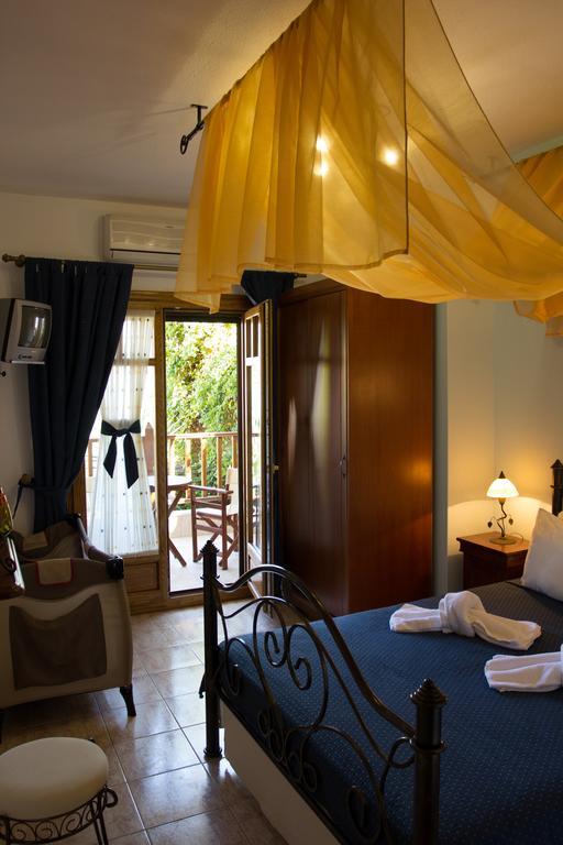 Hotel Ismini Амоляни Стая снимка